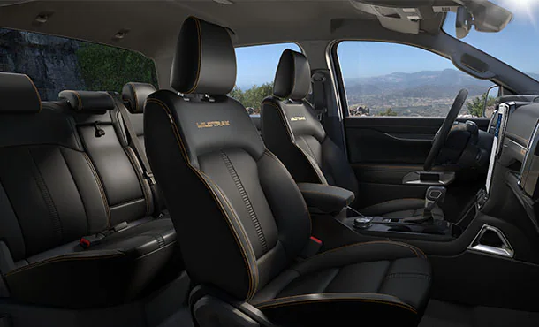 vn-wildtrak-highlights-interior.jpg.renditions.original.png